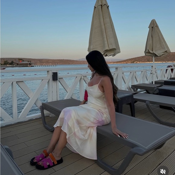 Zara maxi long satin foil effect cowl neck body on casual summer vacation dress - Picture 4 of 16